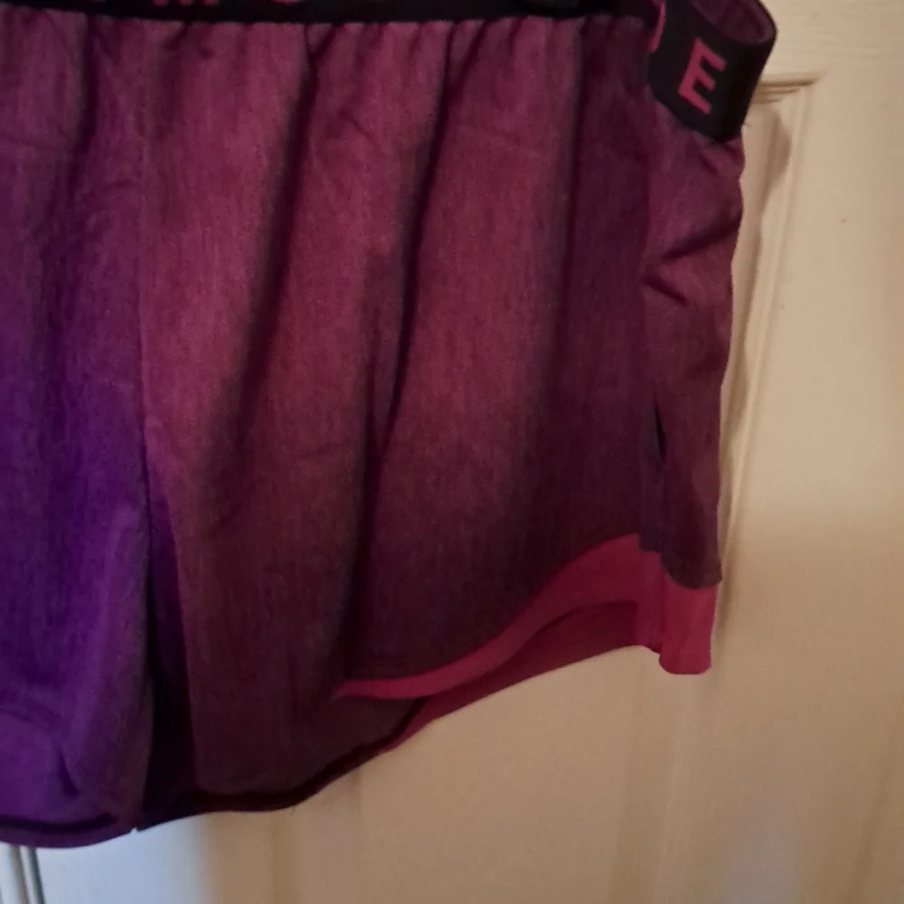 Women's Under Armour shorts NWT - Picture 4 of 4
